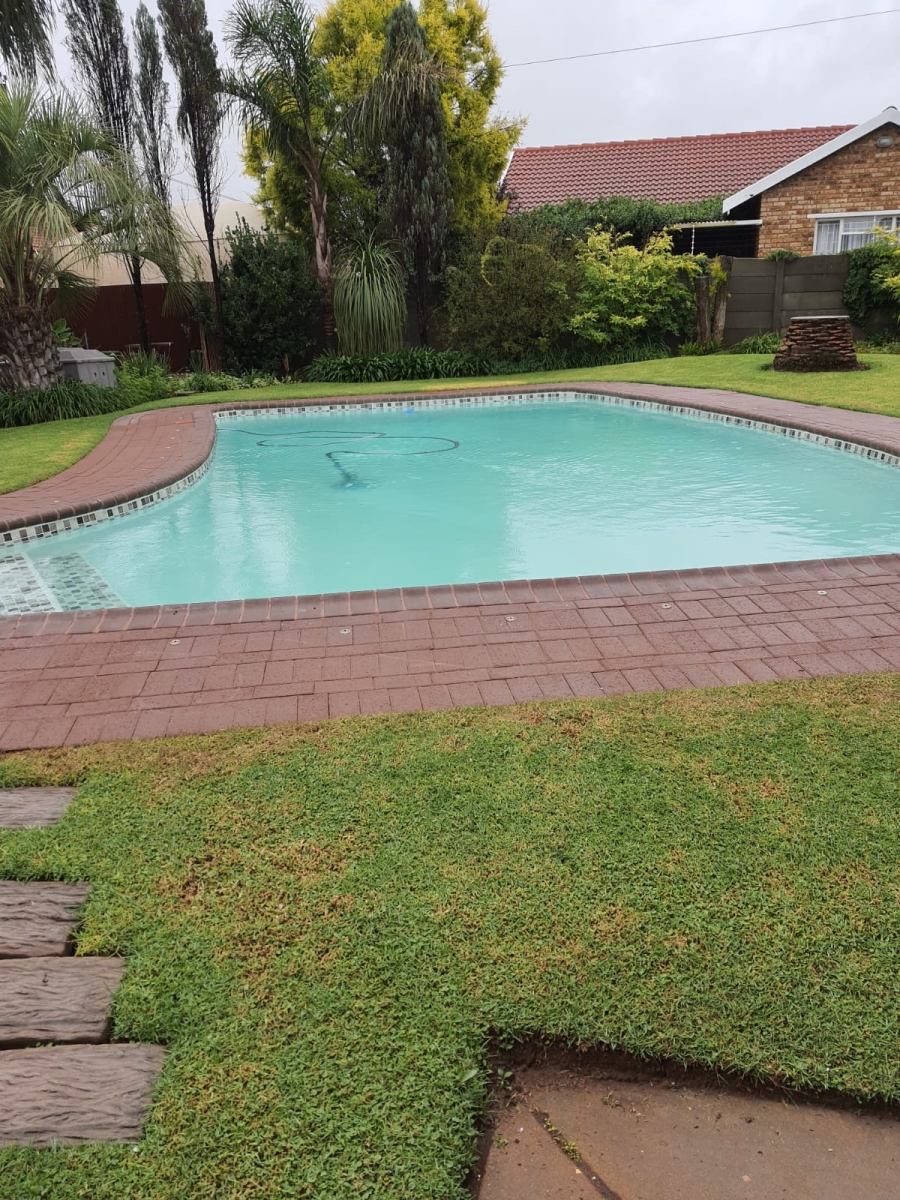 3 Bedroom Property for Sale in Flimieda North West